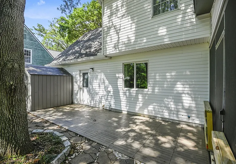 1382 Center Lake Dr — Photo 8
