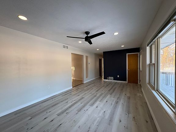 4th image of 791 Kinney Ave NW