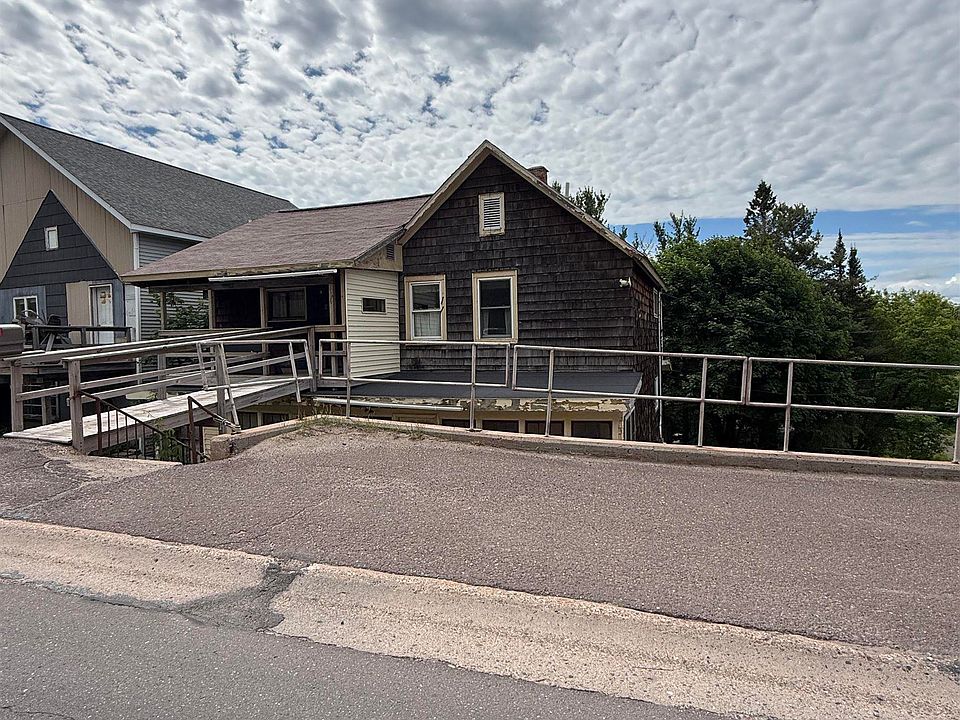 1st image of 406 N Lincoln Dr