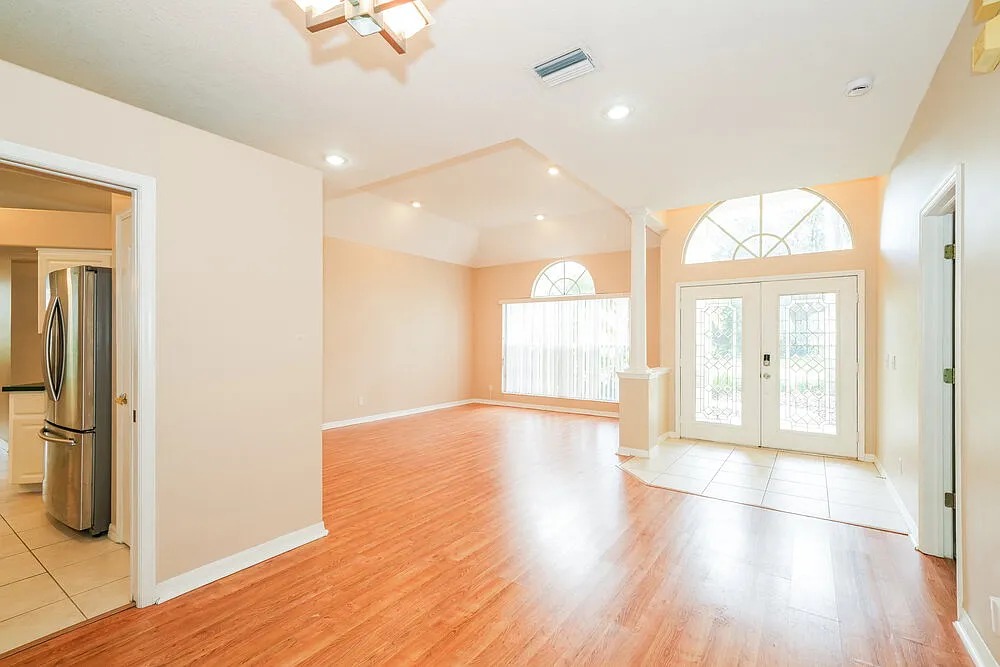 4 bed, 2.5 bath, 2509 sqft, $3,085 — Photo 4