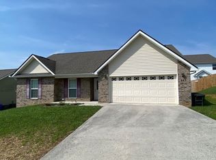 843 Wells Rd, Maryville, TN 37801