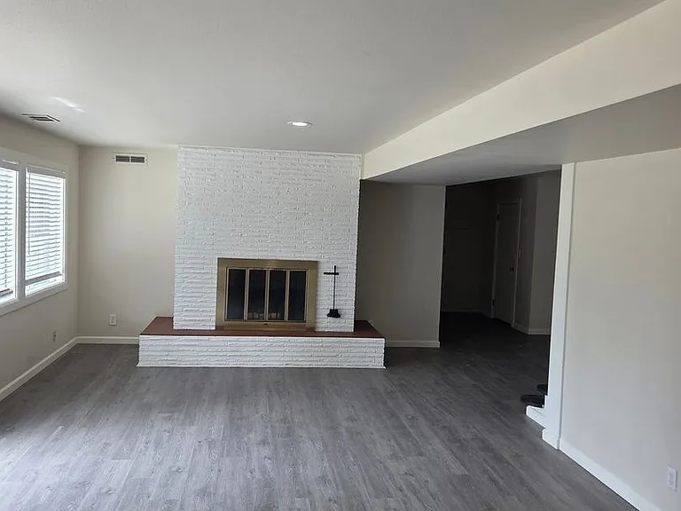 1530 Eastmont Ave — Photo 21