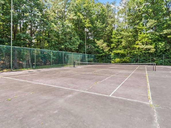 111 Killam Ct APT 2A, Cary, NC 27513