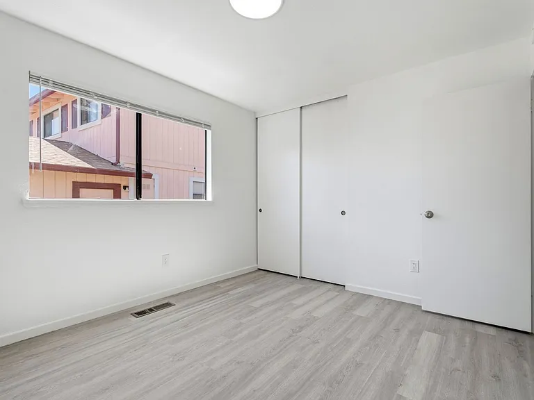800 Locust Dr — Photo 26