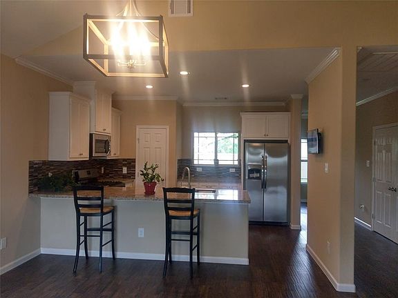 4th image of 6423 Lawndale St