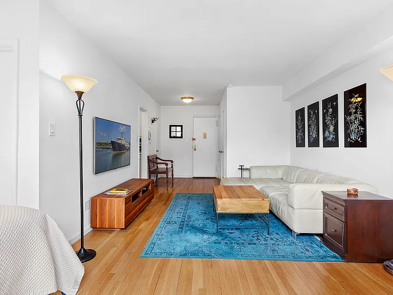 30 E 9th St #6I — Photo 3