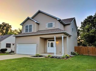 2043 Vermont Dr, Troy, MI