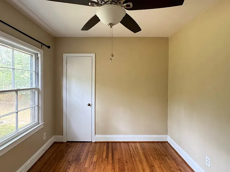 318 Fairwood Ct — Photo 14