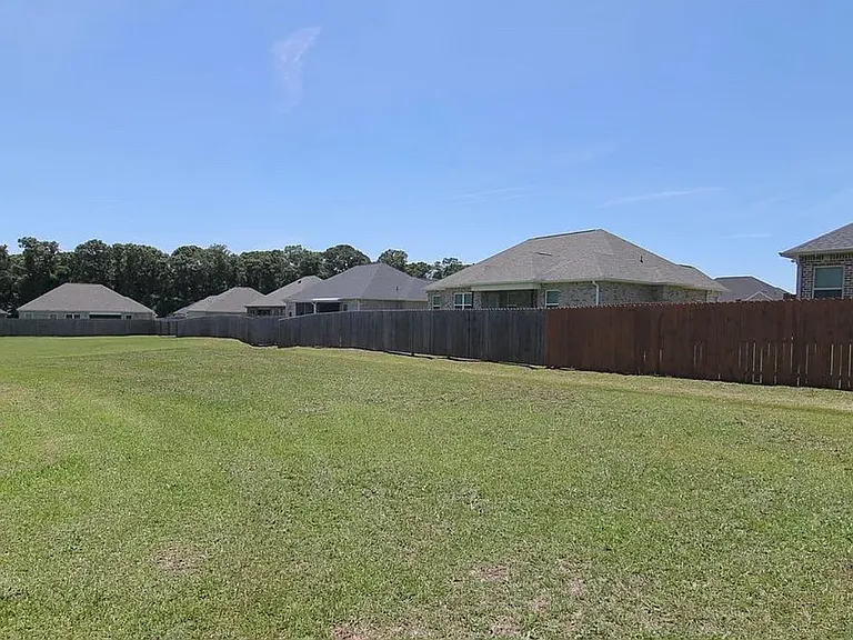 318 Weston Dr — Photo 11