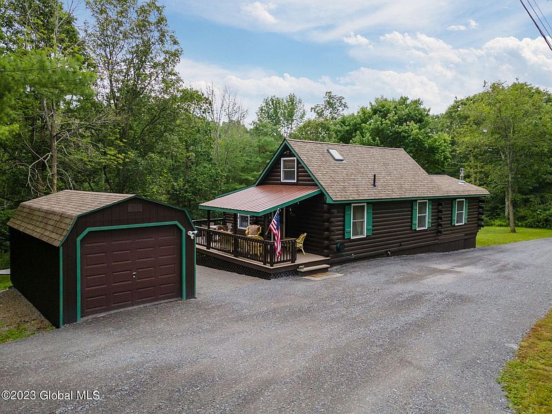 2nd image of 480 Lower Road