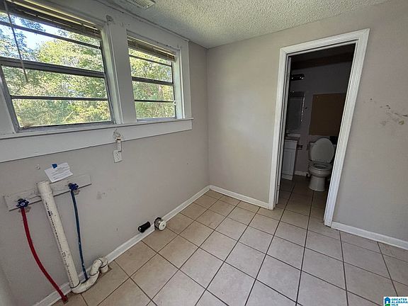 5th image of 1120 Trenton St