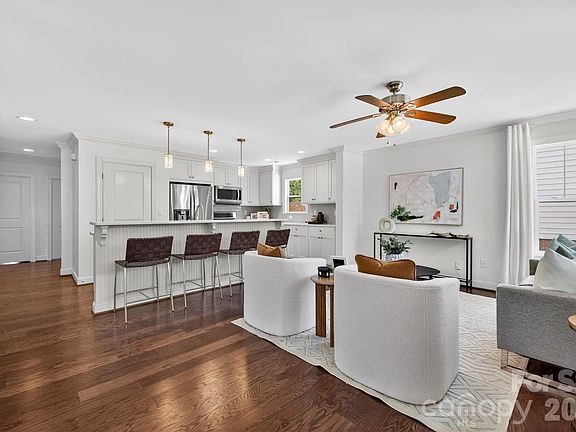 5th image of 822 Matheson Ave