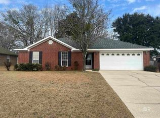124 Oakwood Ave, Fairhope, AL 36532