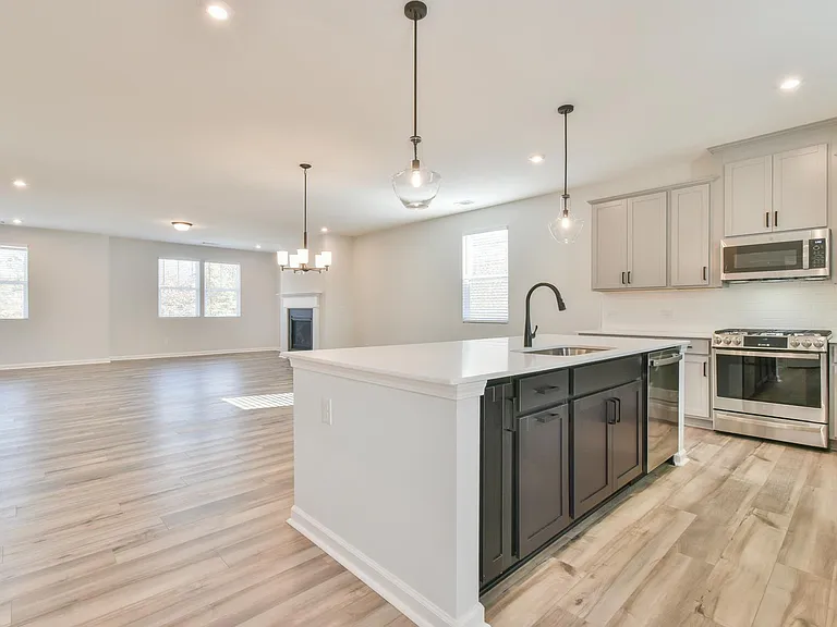2390 Whistler Way NE — Photo 9