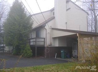 8695 Country Place Dr, Tobyhanna, PA