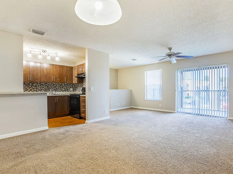 CORAL FALLS APARTMENTS — Photo 14