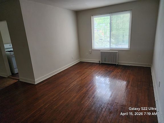 3rd image of 102 Schuyler Rd APT 206