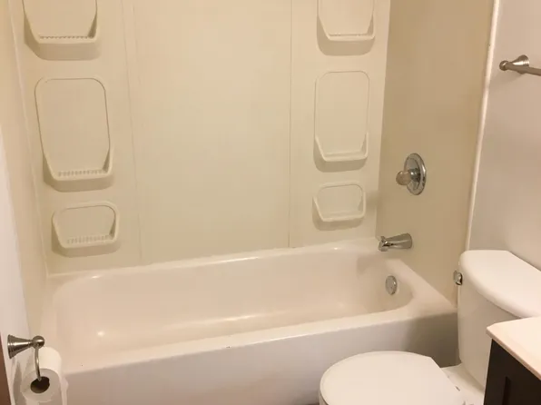 878 N 4th St APT 2, New Richmond, WI 54017