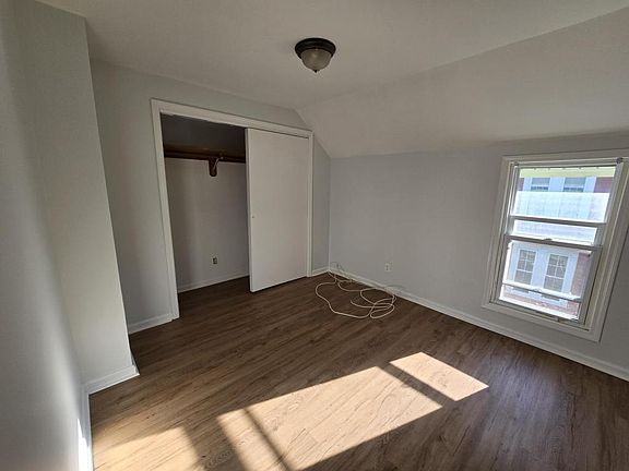 3rd image of 174 Stenzil St