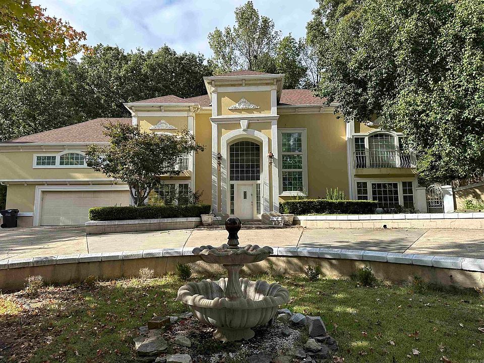 1st image of 1906 Carolyn Dr