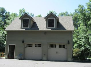 193 Stony Bar Rd, Slate Hill, NY 10958