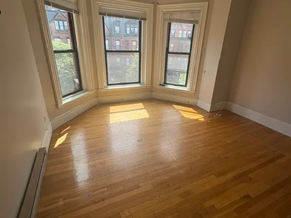 221 Newbury St Suite 3F, Boston, MA 02116