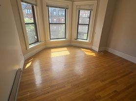 221 Newbury St, Boston, MA
