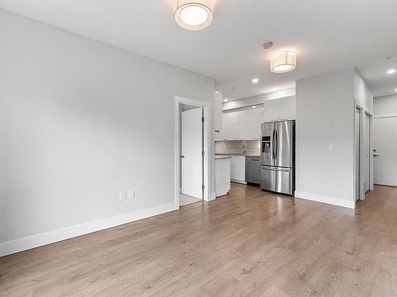 4th image of 22315 122nd Ave #106