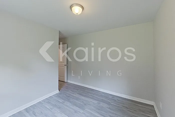 207 Hawthorn Trl — Photo 12