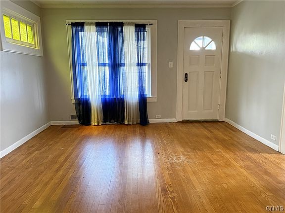 5th image of 310 Beecher St