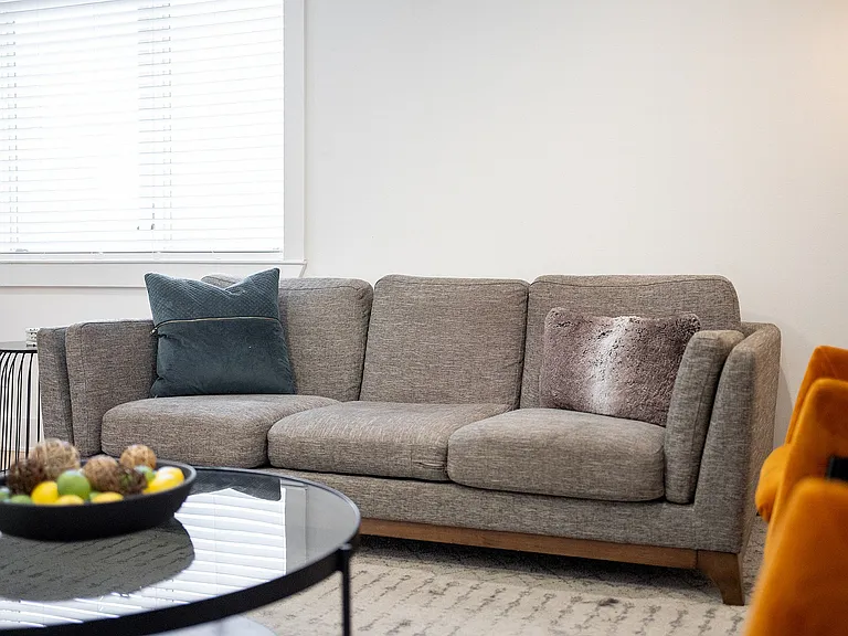 Crescent Apartments — Photo 9