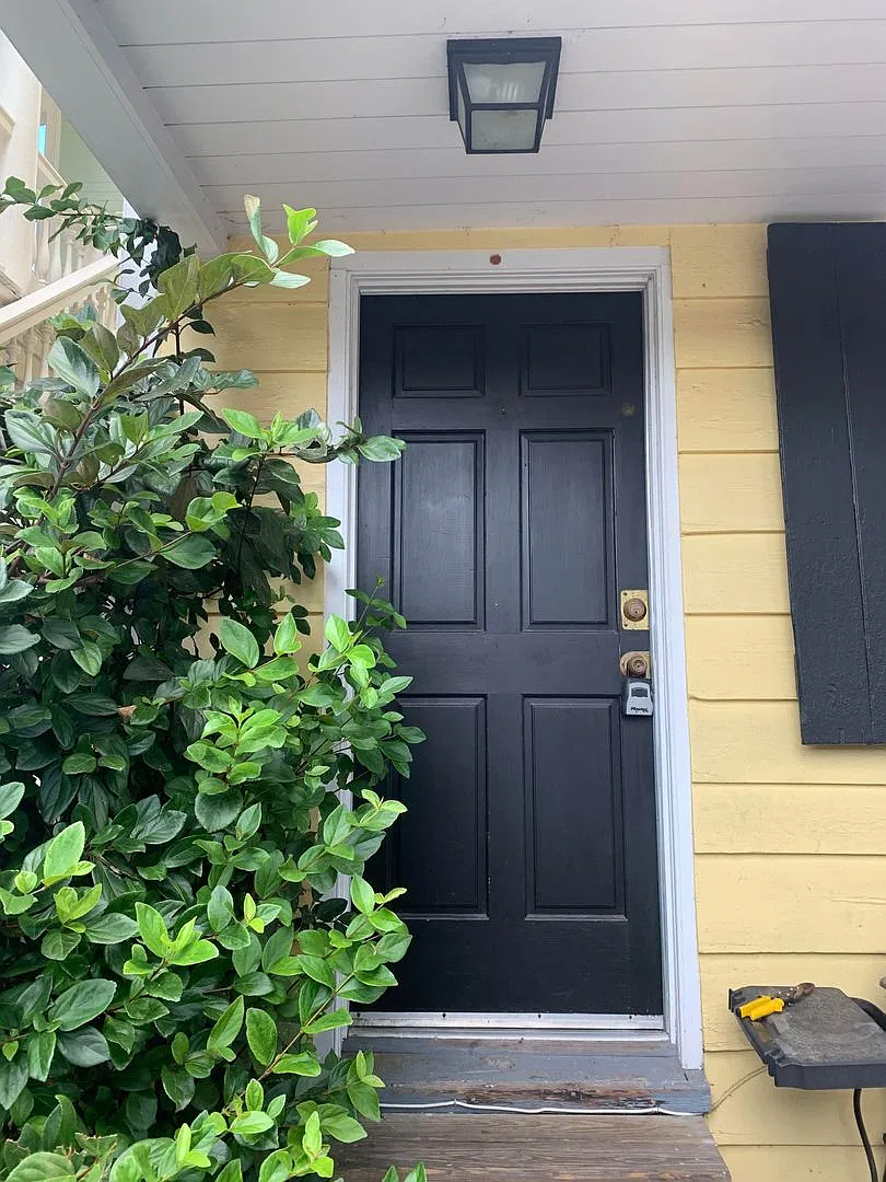 Charming Two-Story Carriage House Near Market Street | 1 Bed / 1 Bath — Photo 4