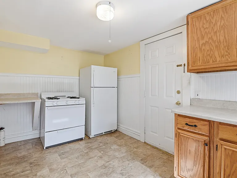 163 Standish Rd #B — Photo 13