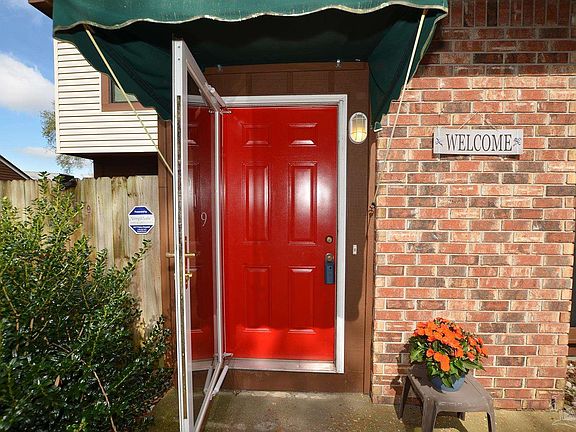 2nd image of 3019 Cedarwood Village Ln