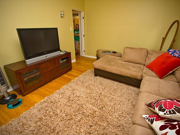 2nd image of 2039 N Kimball Ave #3A