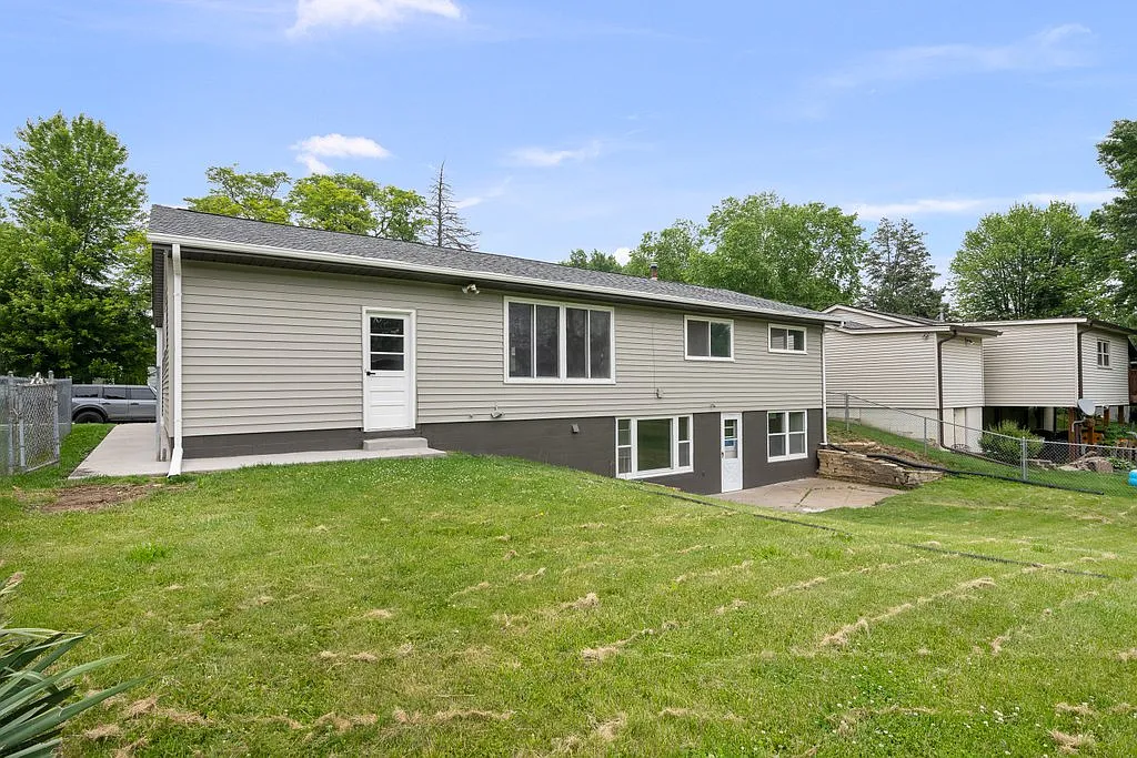 3 bed, 1092 sqft, $2,125 — Photo 4