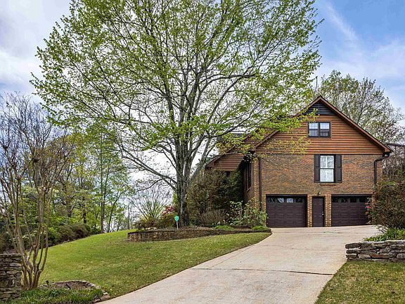 5th image of 2579 Foothills Dr