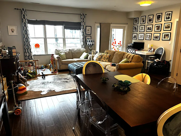 33 H St #202 — Photo 2