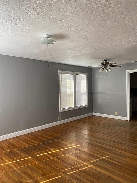 Living/dining area