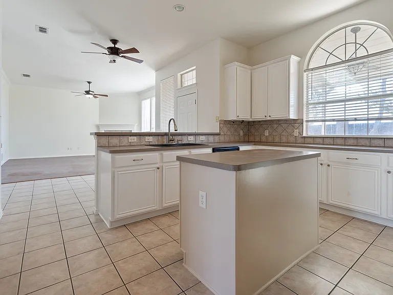 8513 Stetson Dr — Photo 13