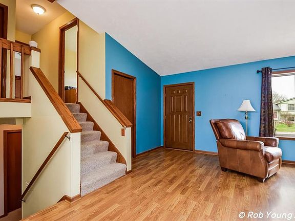 2nd image of 3355 Brook Trl SE