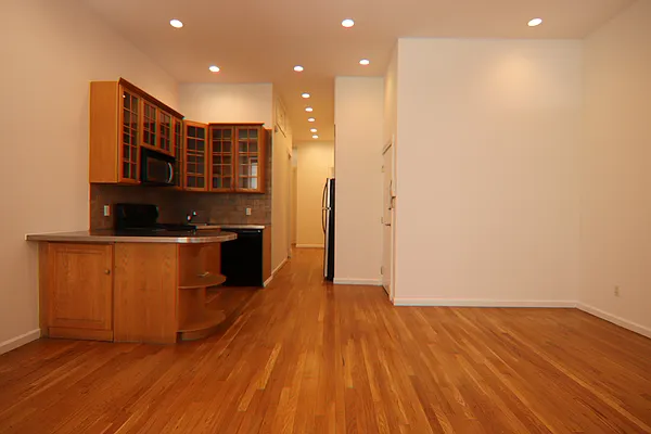 Rented by Halstead Real Estate | media 33