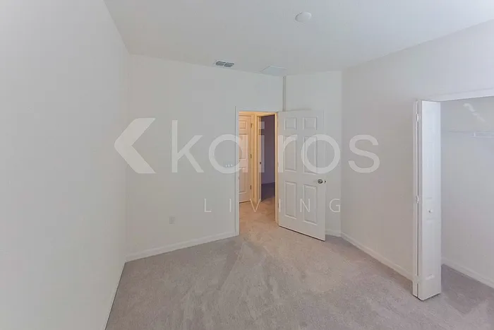 4401 Paraglider Pl — Photo 13