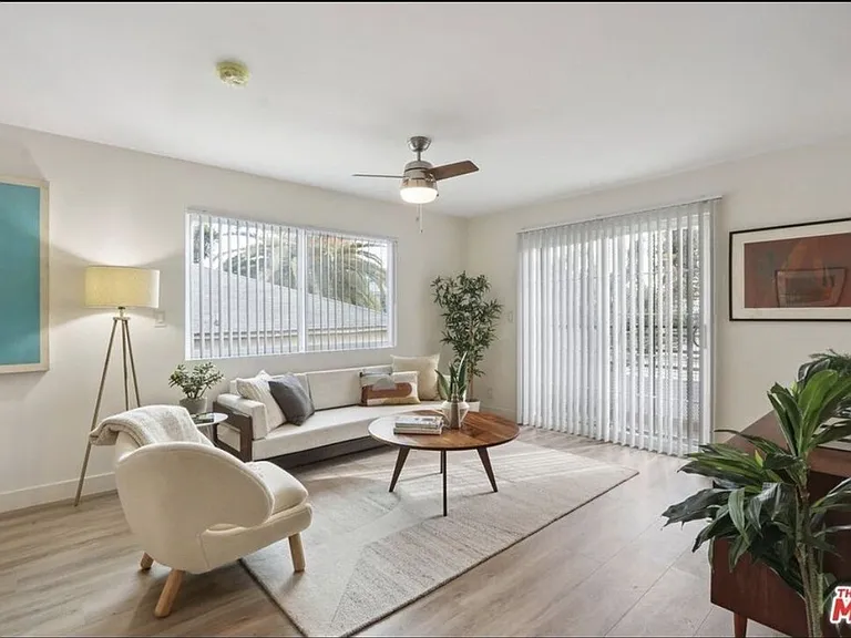 2251 Crenshaw Blvd #1 — Photo 4