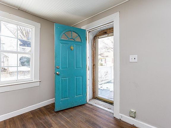 3rd image of 721 Bradley St