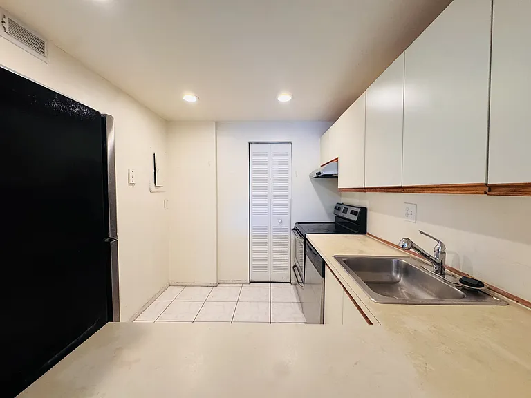 8025 Colony Cir S — Photo 21