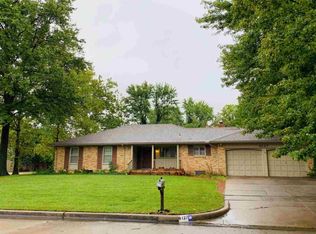 8127 E Willowbrook Rd, Wichita, KS 67207