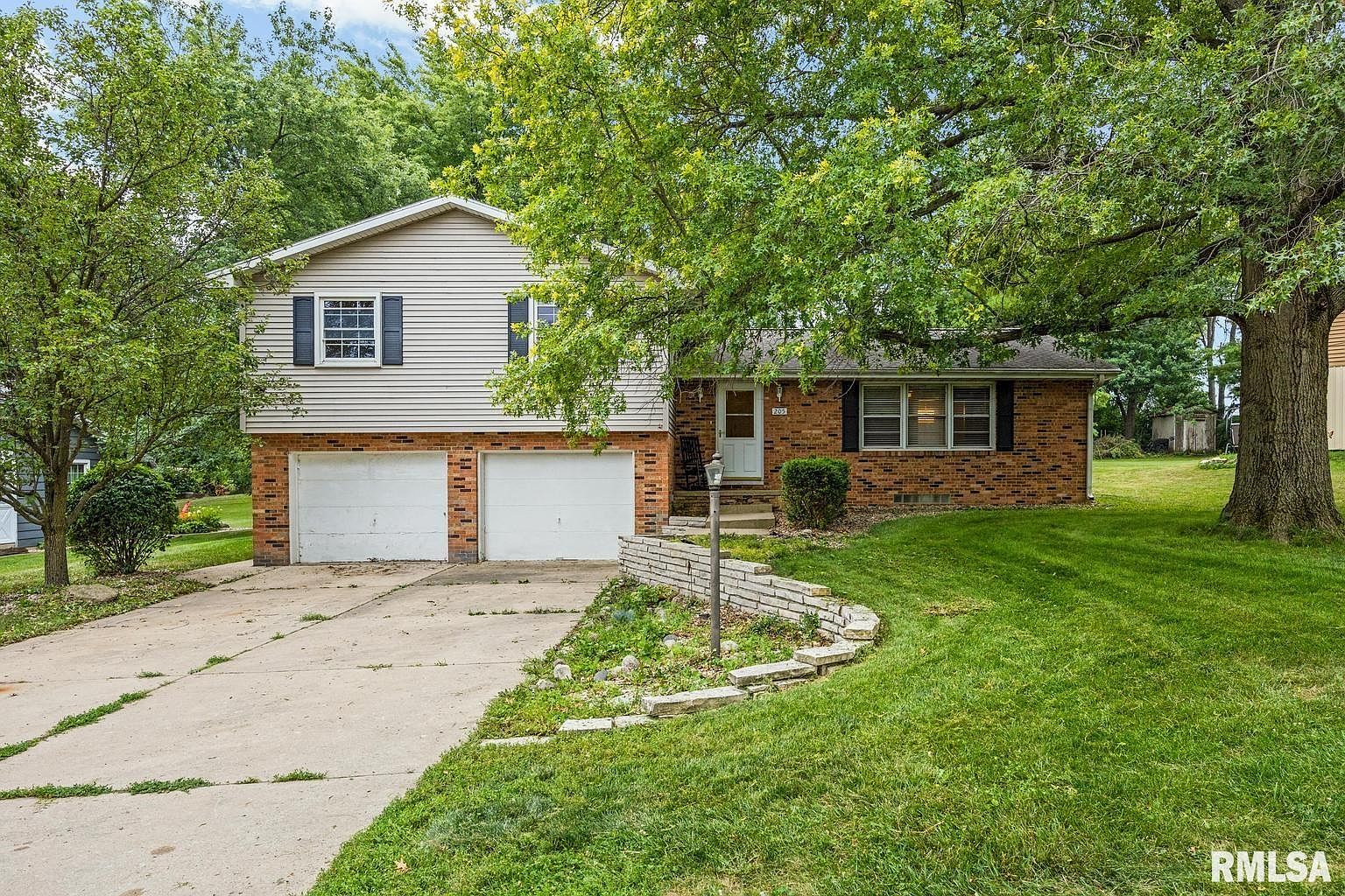 205 Oakwood Dr, Washington, IL 61571 Zillow