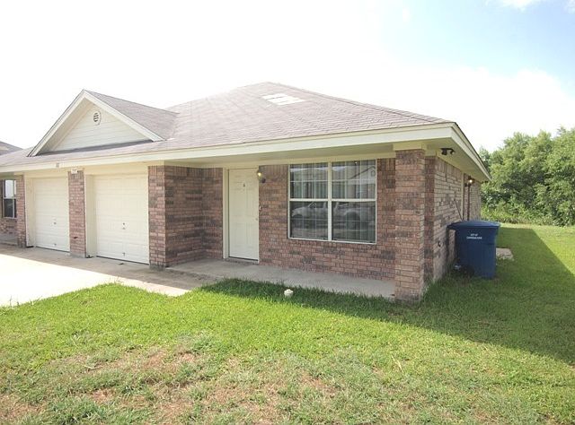 1st image of 311 Janelle Dr APT A