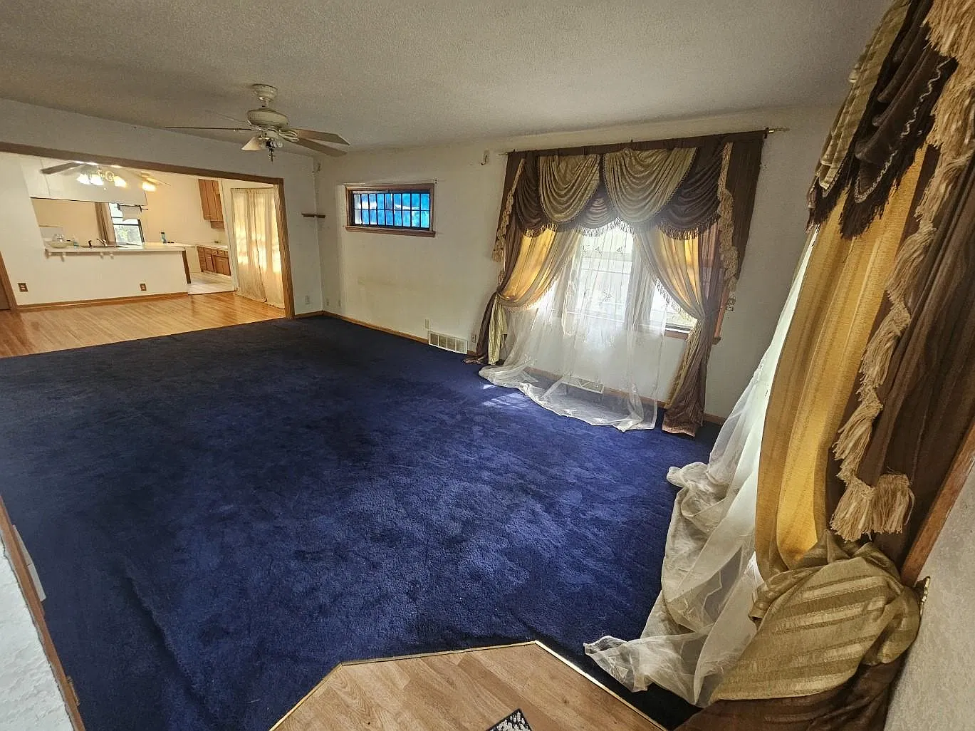 3 bed, 2100 sqft, $2,100 — Photo 4